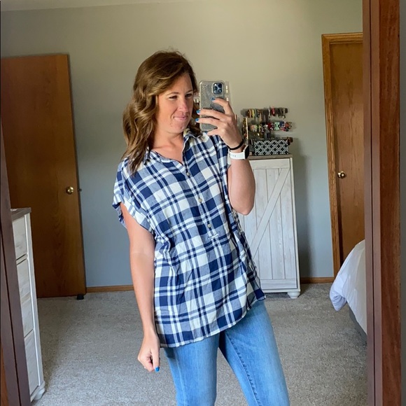 American Eagle Outfitters Tops - American Eagle Super soft Plaid short sleeve shirt